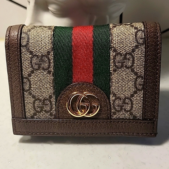Gucci Handbags - NEW Authentic Gucci Sherry Line compact wallet